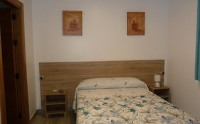 Hostal Casa Fermina- A 2 Horas De Las Pistas De Esqui